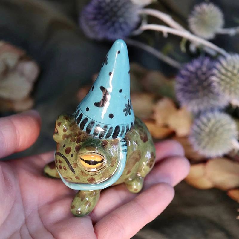 Witch Hat Little Frog Statue R – Outdoor Furniture Arhaus recenzja i cena